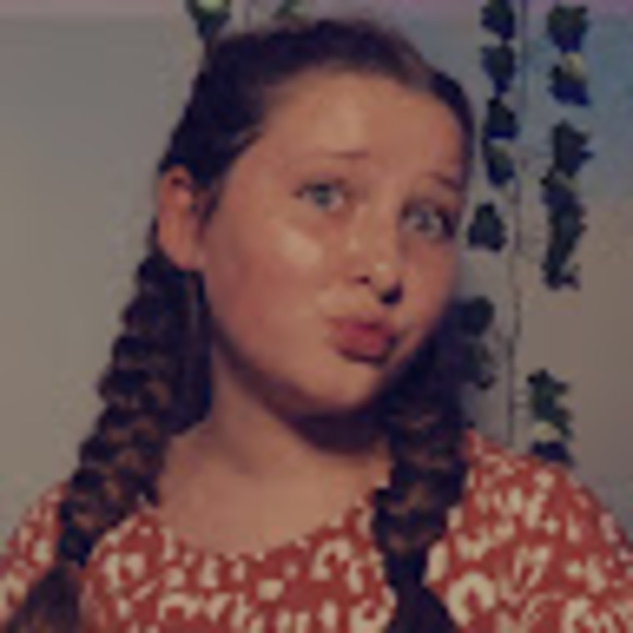 Meet your Posher, Addison - Picture 1 of 1